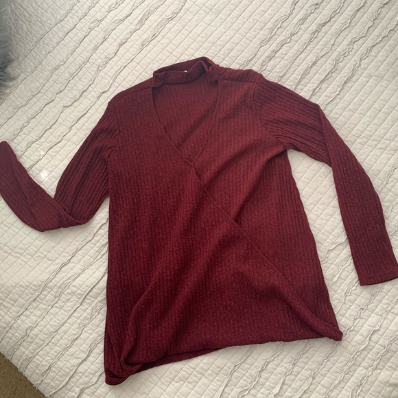 Maroon sweater - Picture 2 of 4